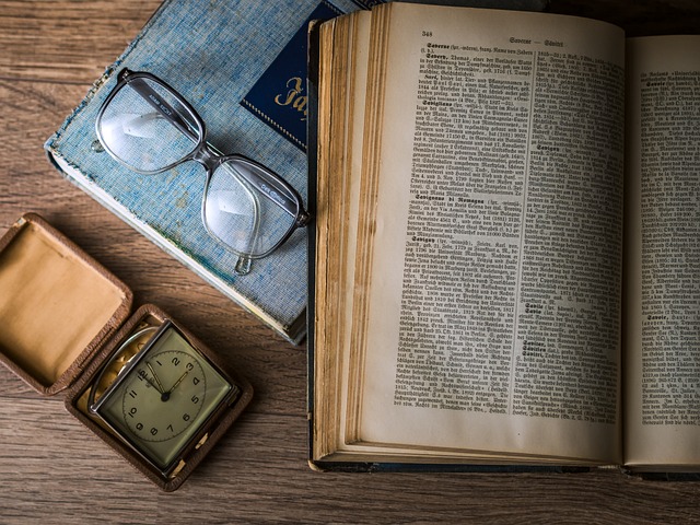 Essentiële benodigdheden voor de moderne student: van schoolboeken tot high-tech apparaten en stijlvolle opslagoplossingen